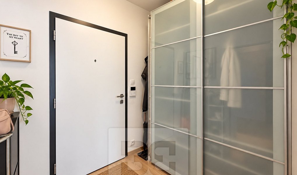 Pronájem bytu 1+kk 35 m², Praha – náhled fotky 7