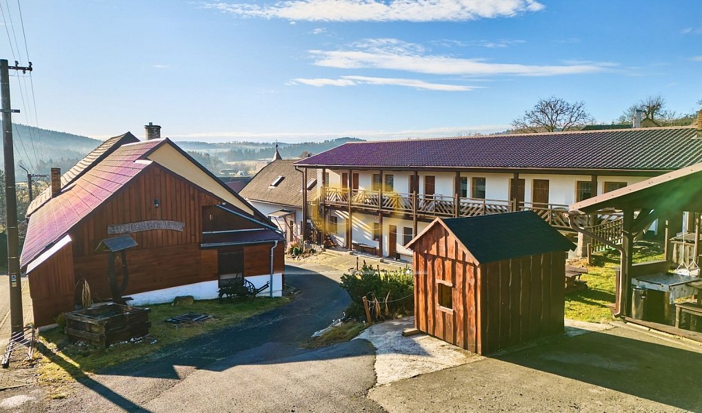 Prodej ubytovacího objektu 468 m², Hoslovice – náhled fotky 4