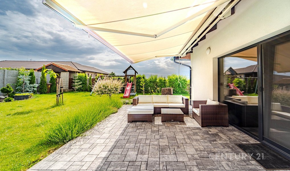 Prodej domu 417 m² s pozemkem 1 139 m², Křenice – náhled fotky 3