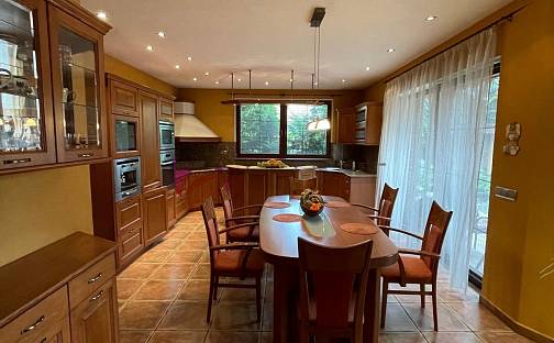 Pronájem domu 246 m² s pozemkem 300 m², Bystročice, okres Olomouc