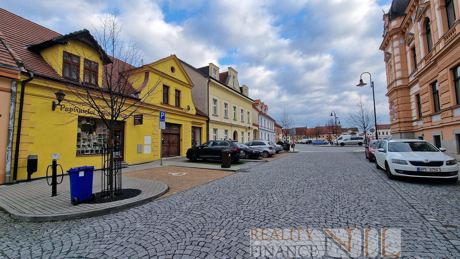 Pronájem obchodních prostor 79 m² — photo 2