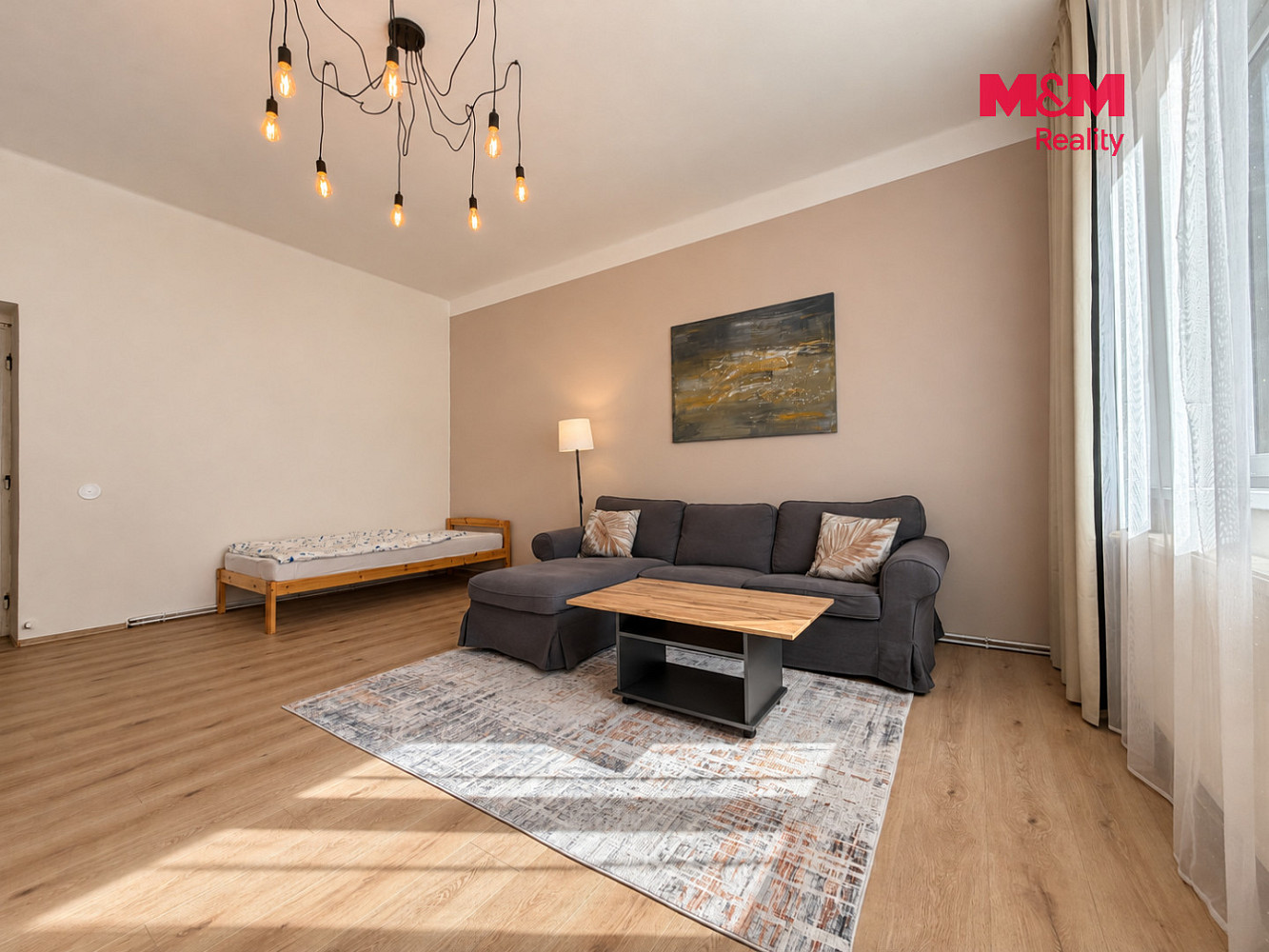 Pronájem bytu 2+1 65 m² – fotografie 3