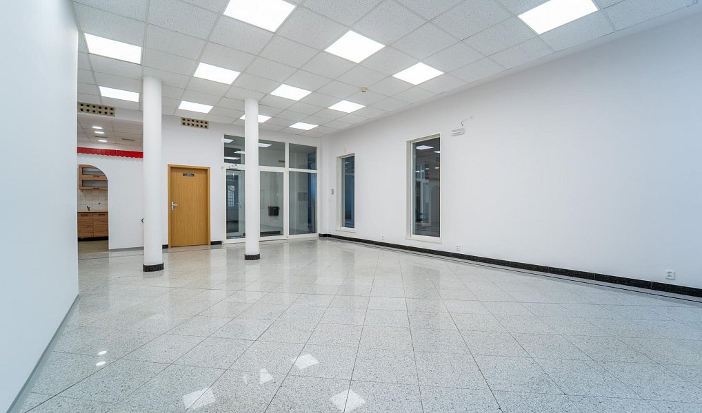 Pronájem obchodních prostor 92 m², Kolín – náhled fotky 6