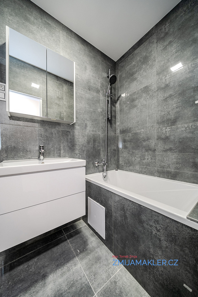 Pronájem bytu 3+1 82 m² - Widok 6