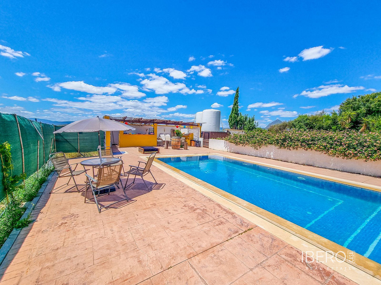 Prodej domu 195 m² s pozemkem 16 000 m²