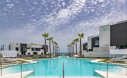 Prodej domu 280 m² s pozemkem 30 m², Estepona, Španělsko