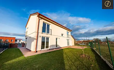 Prodej domu 131 m² s pozemkem 525 m², Za Školou, Smečno, okres Kladno