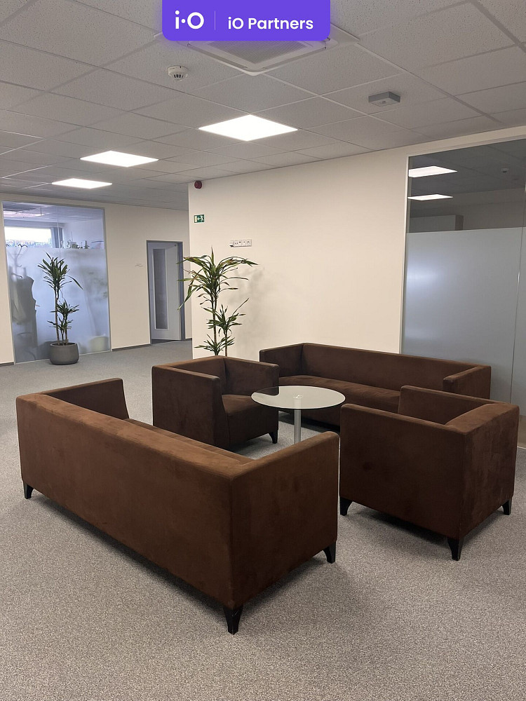 Pronájem kanceláře 1 251 m² – fotografie 4