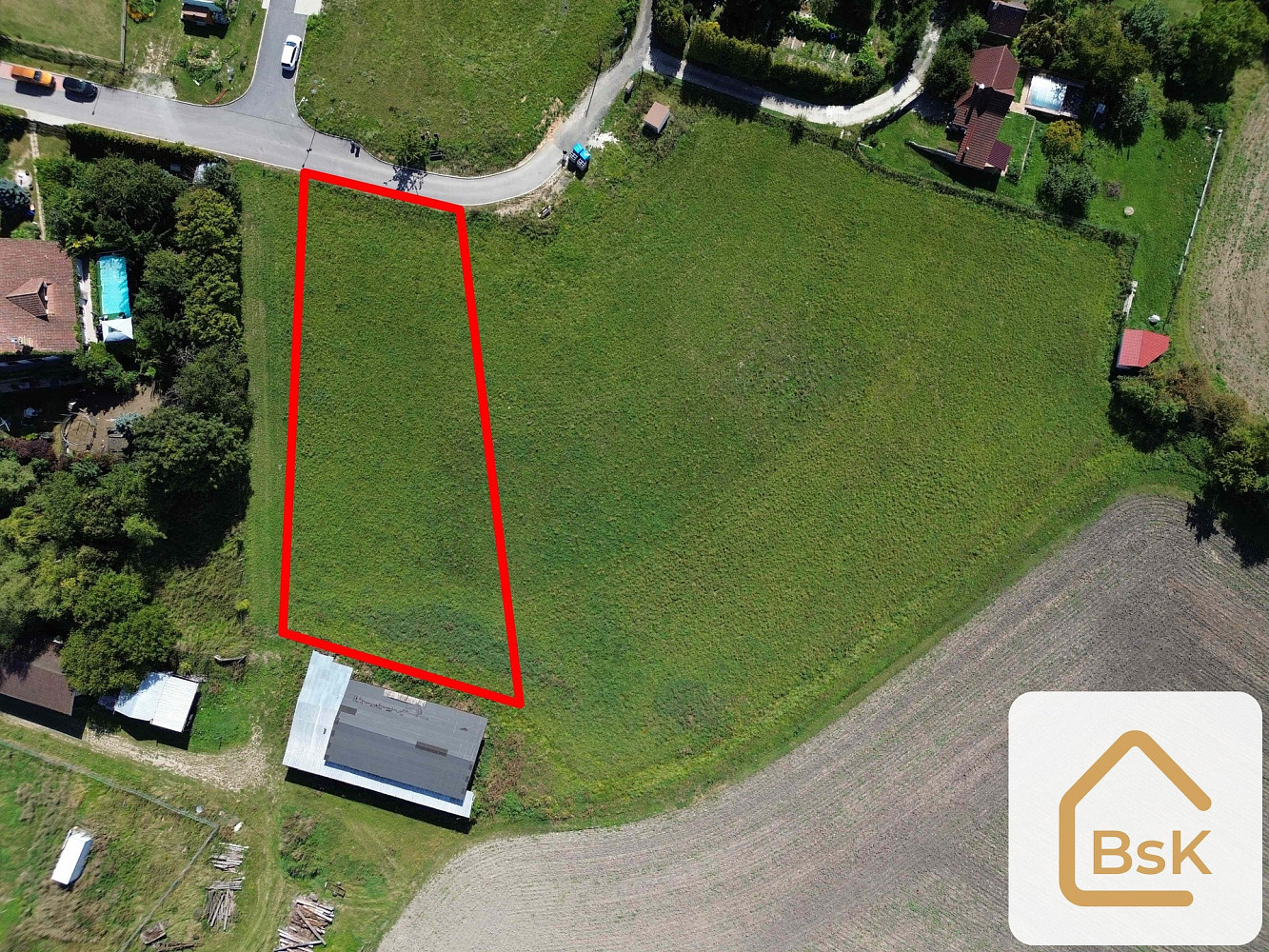 Prodej stavebního pozemku 1 768 m²