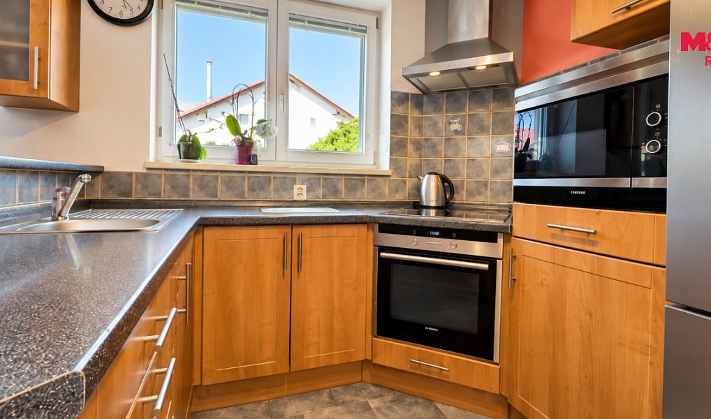 Prodej bytu 3+kk 68 m², Holice – náhled fotky 2