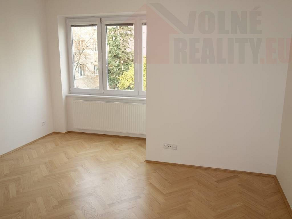 Pronájem bytu 2+kk 71 m² – fotografie 3