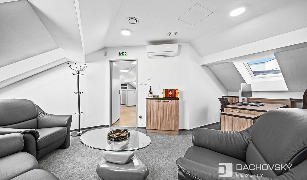 Prodej kanceláře 374 m², Pardubice – náhled fotky 37