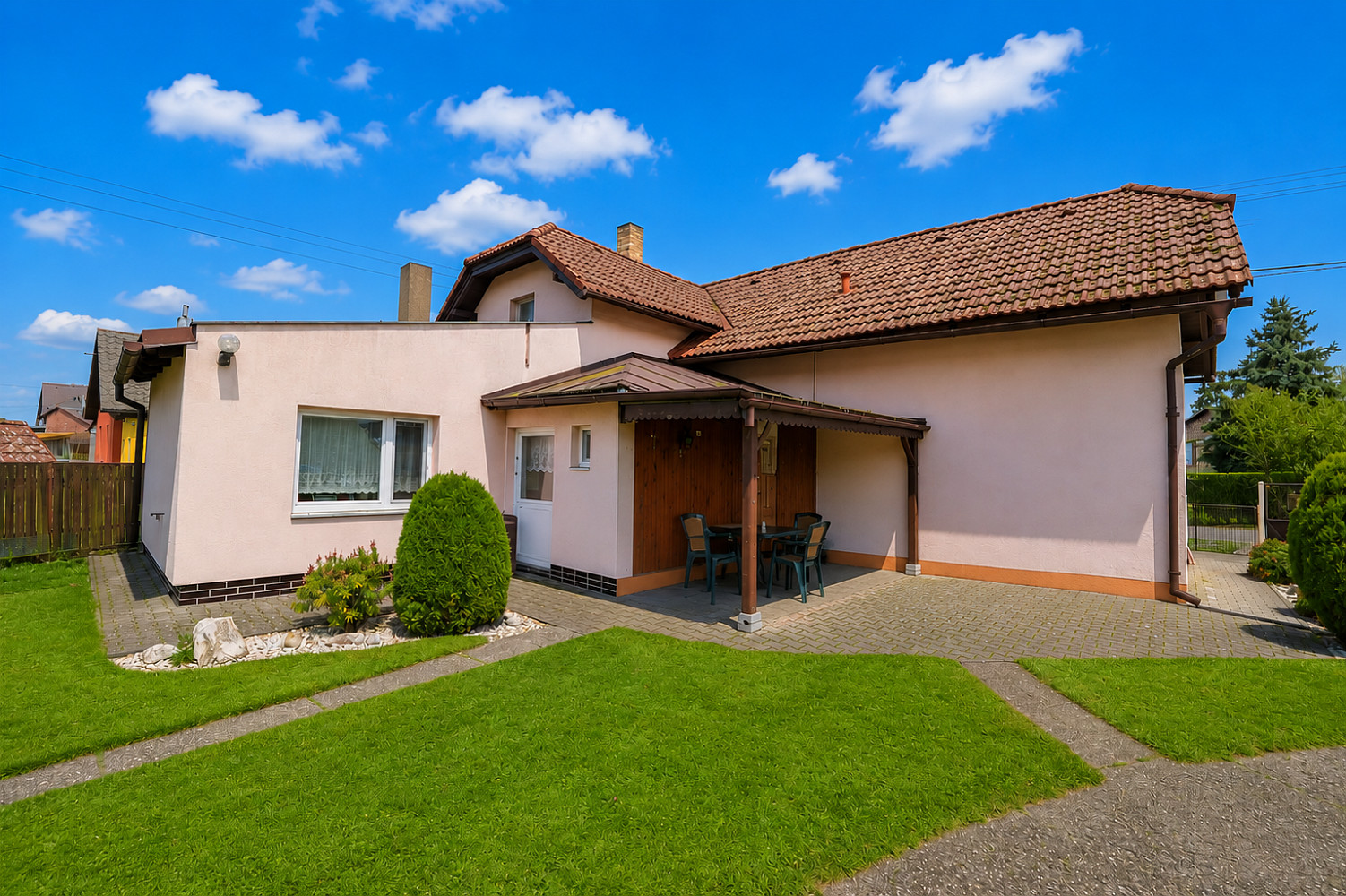 Prodej domu 188 m² s pozemkem 2 427 m²