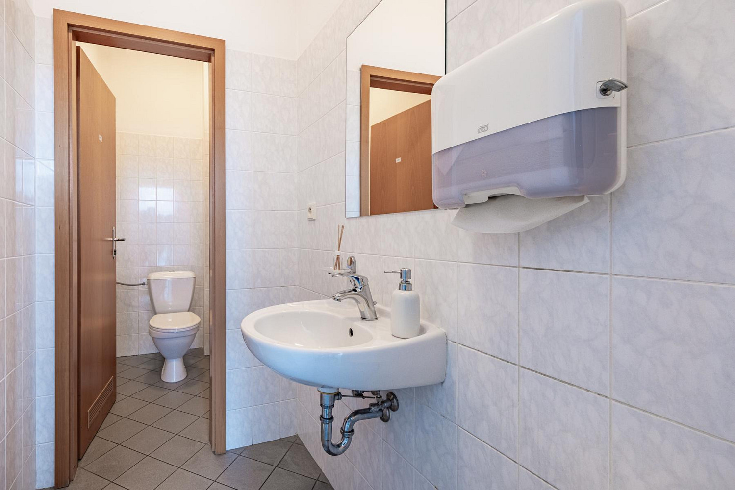 Pronájem kanceláře 51 m² — photo 5