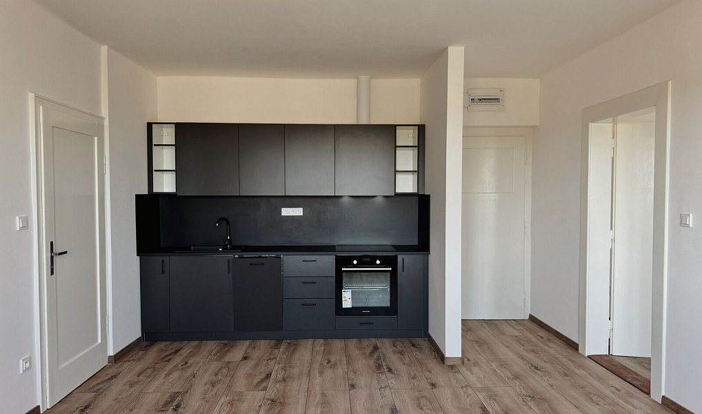 Prodej nájemního domu, činžáku 550 m², Lety – náhled fotky 13