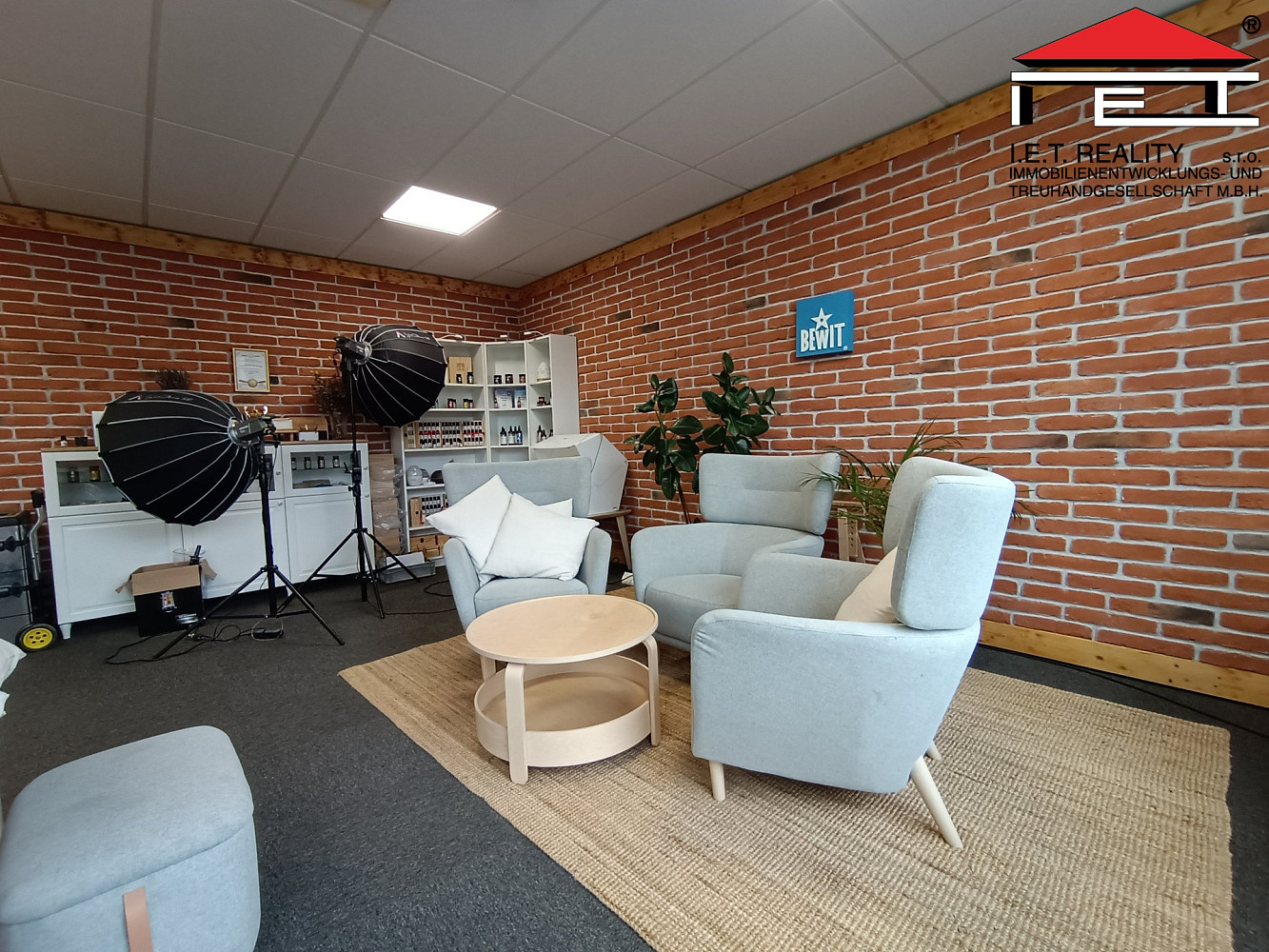 Pronájem skladovacích prostor 2 694 m² – fotografie 3