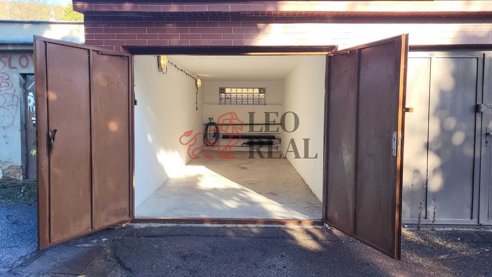 Pronájem vytápěné garáže 21 m2 Klíše + elektřina