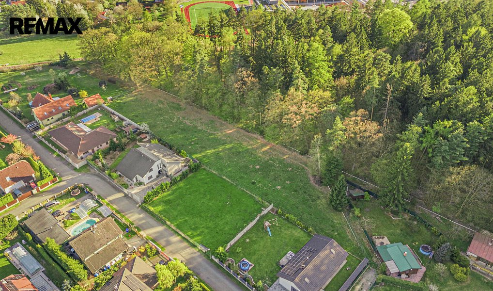 Prodej stavebního pozemku 2 112 m², Louňovice – náhled fotky 4