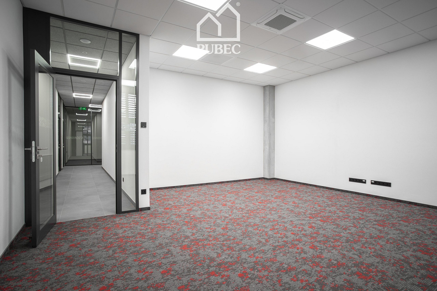 Pronájem kanceláře 184 m² – fotografie 3
