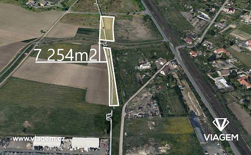 Prodej pole 5 440 m², Mělník