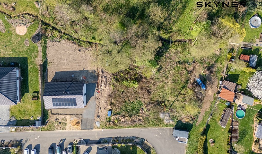 Prodej stavebního pozemku 1 348 m², Přestanov – náhled fotky 3