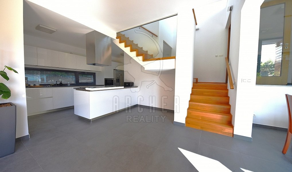 Prodej domu 301 m² s pozemkem 1 000 m², Mladá Boleslav – náhled fotky 3