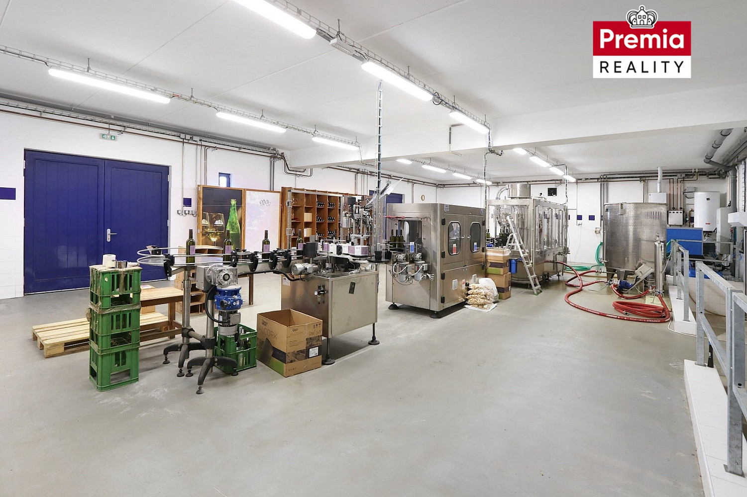 Prodej výrobních prostor 1 500 m² – fotografie 3
