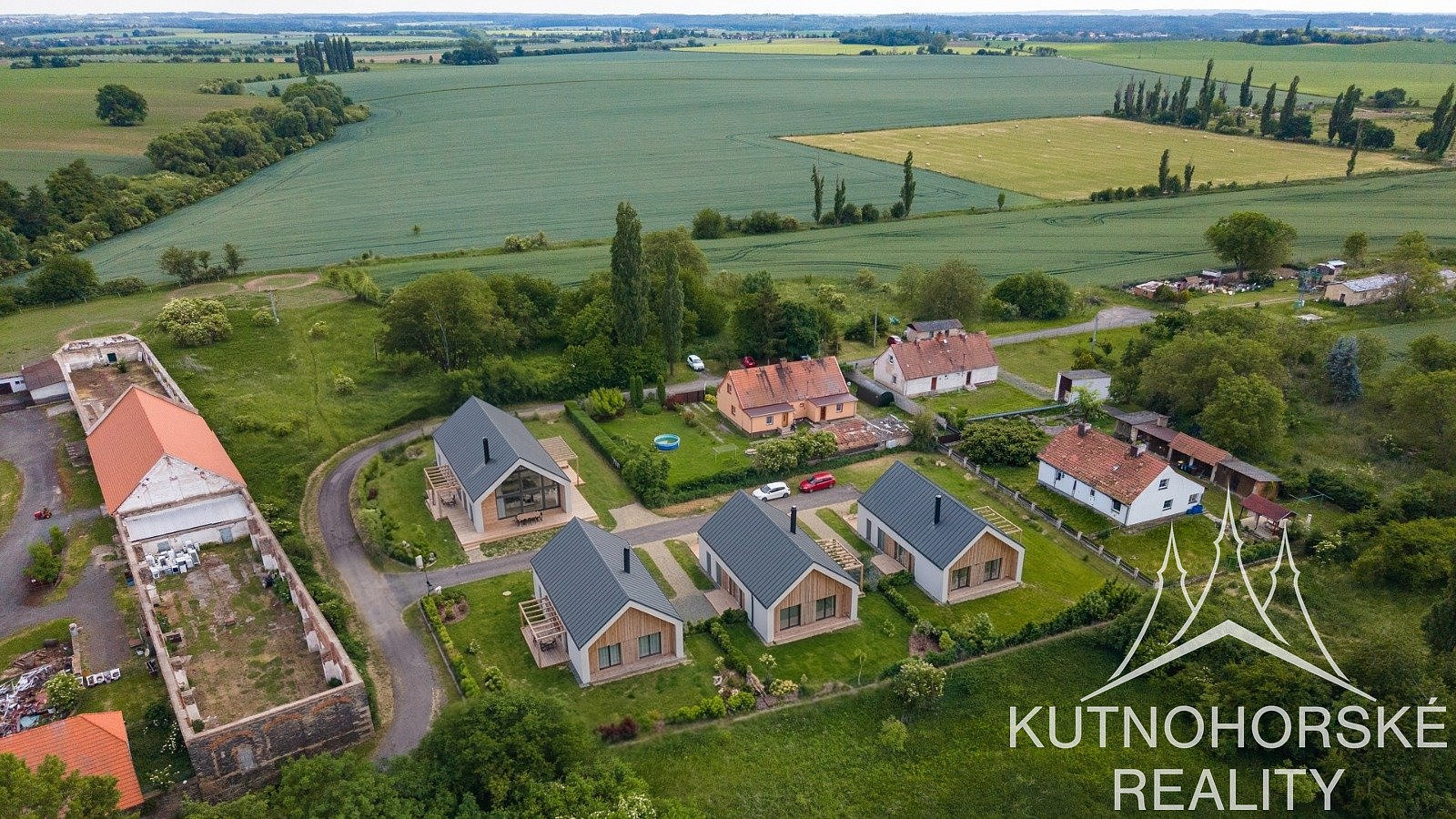 Prodej stavebního pozemku 3 643 m² – fotografie 3