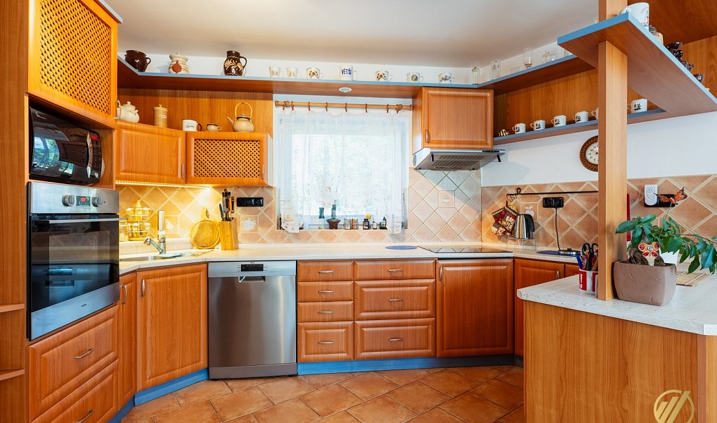Prodej domu 275 m² s pozemkem 1 300 m², Velké Poříčí – náhled fotky 3