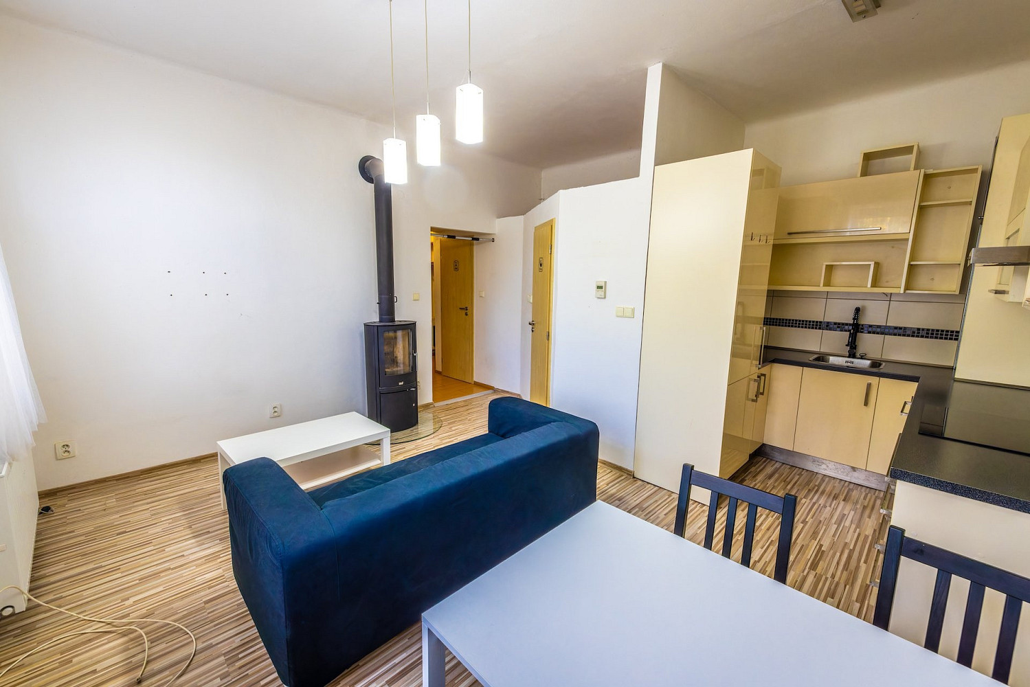 Pronájem bytu 2+kk 37 m² – fotografie 4