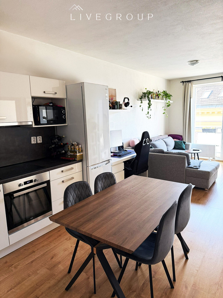 Pronájem bytu 2+kk 56 m² – pohled 5