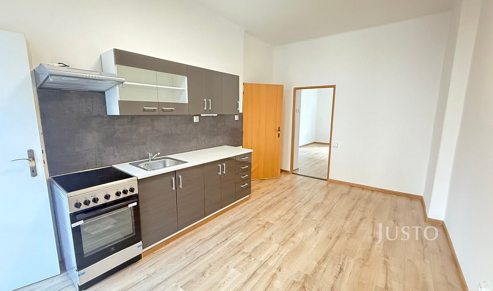 Pronájem bytu 2+1 80 m², Děčín – náhled fotky 2