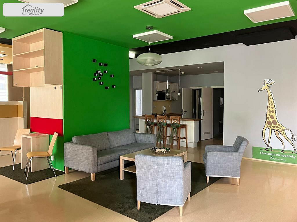 Pronájem obchodních prostor 179 m² — photo 2