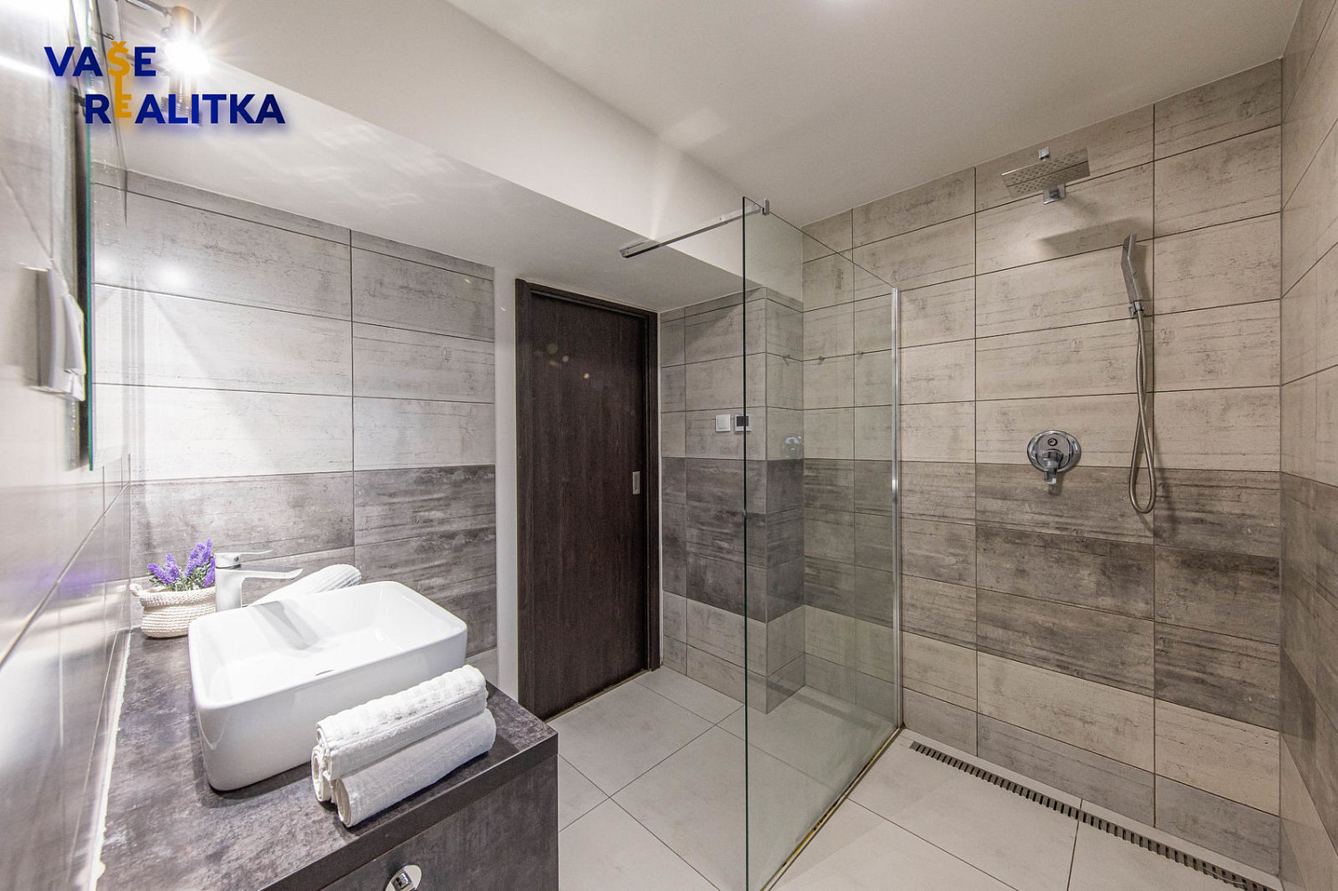 Prodej domu 140 m² s pozemkem 921 m² – pohled 2