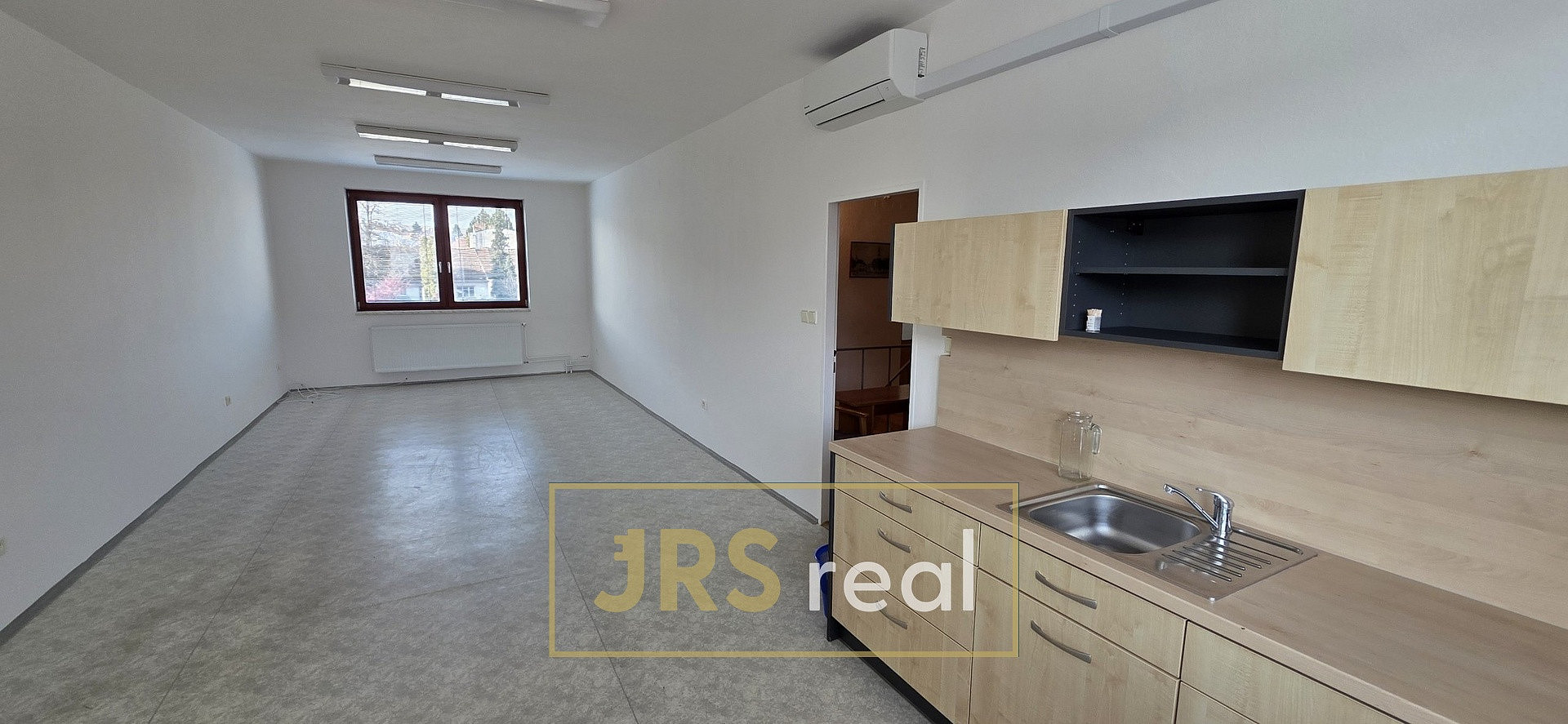 Pronájem kanceláře 34 m² – pohled 3