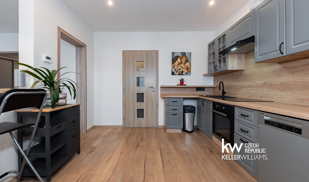 Prodej domu 176 m² s pozemkem 469 m², Dubí – náhled fotky 7