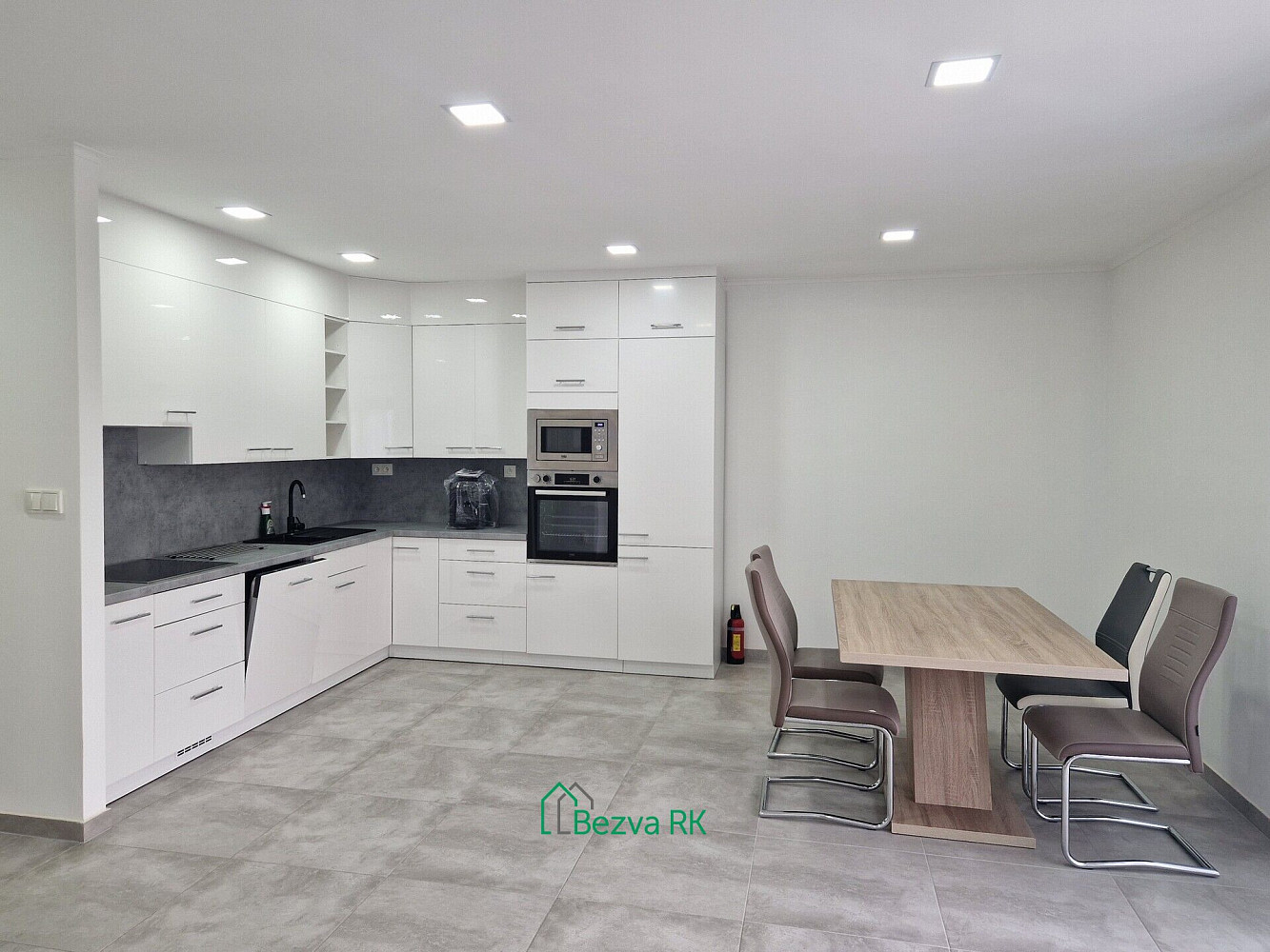 Pronájem bytu 2+kk 57 m² — photo 3