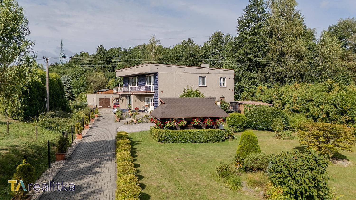 Prodej domu 300 m² s pozemkem 3 471 m²