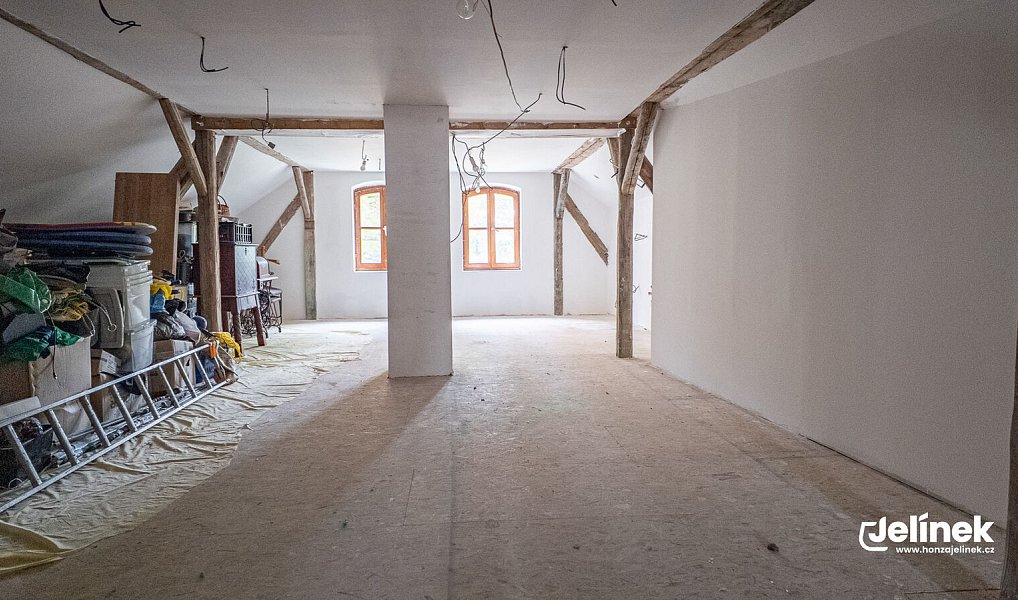 Prodej domu 167 m² s pozemkem 2 511 m², Polička – náhled fotky 18