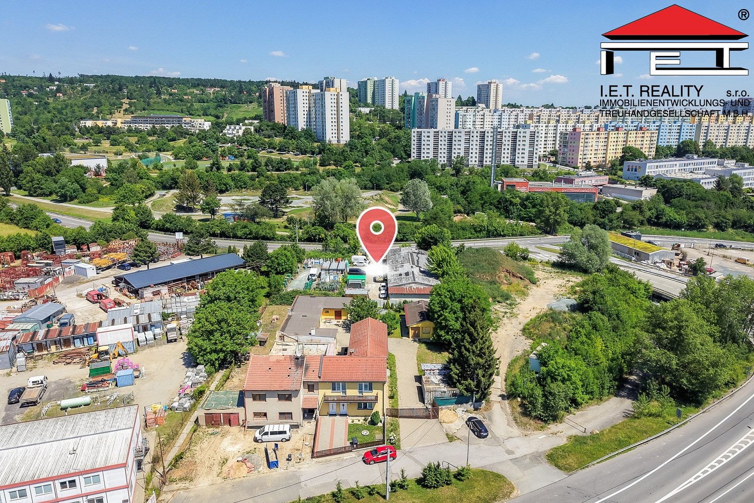 Prodej komerčního pozemku 1 973 m²