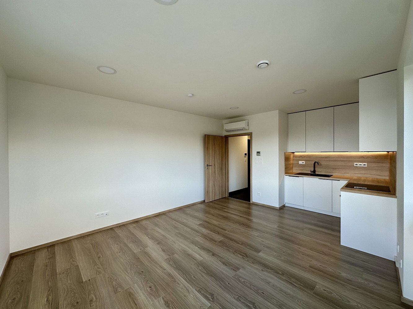 Pronájem bytu 1+kk 30 m² — photo 4