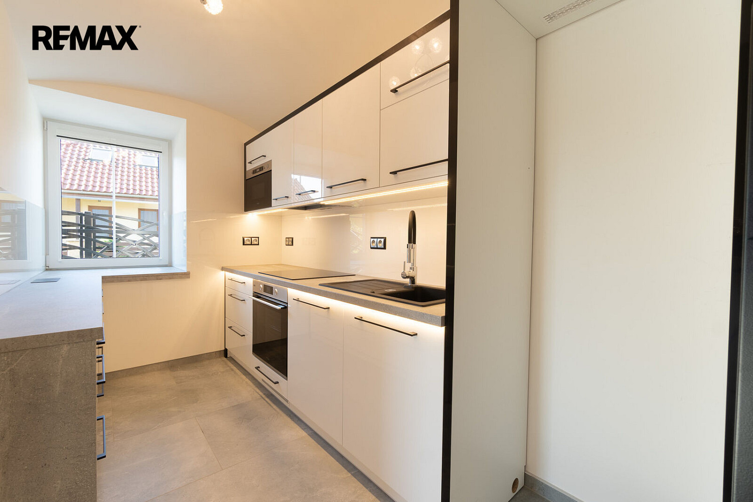 Pronájem bytu 3+1 100 m² – fotografie 4