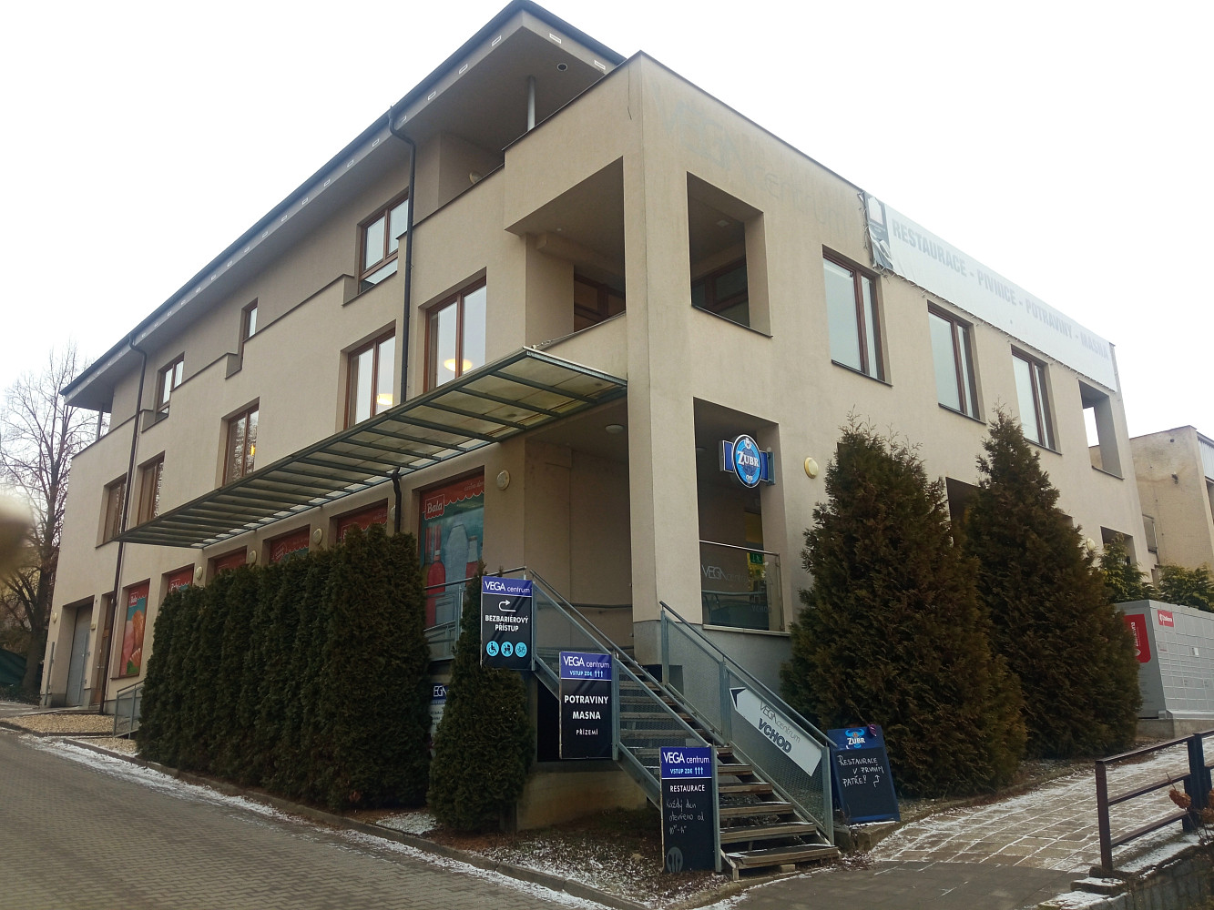 Prodej obchodních prostor 761 m² – fotografie 2
