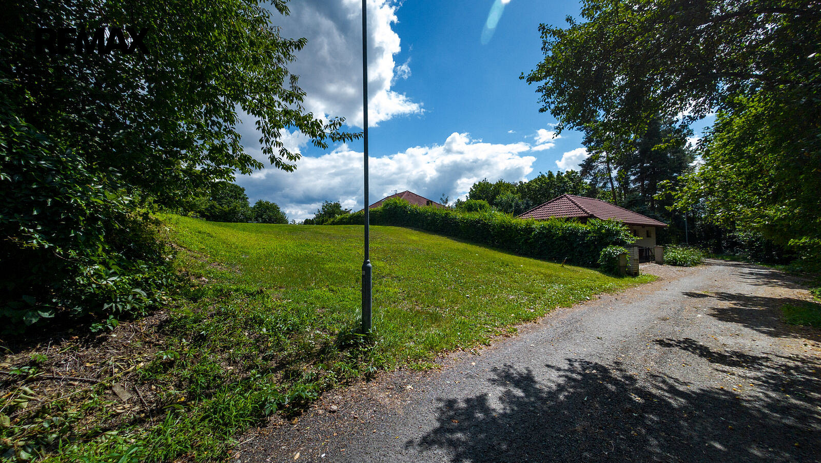 Prodej stavebního pozemku 990 m² – fotografie 4