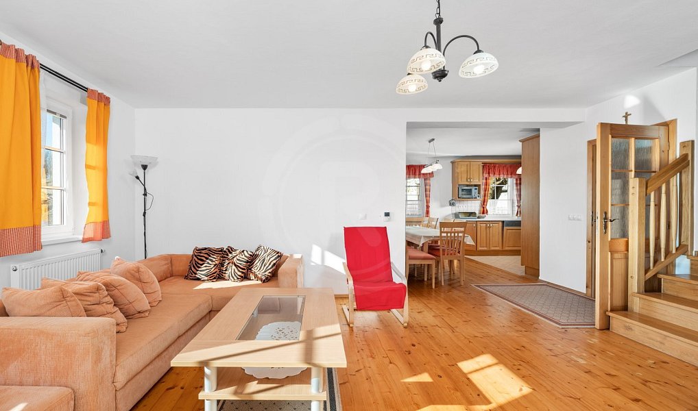 Prodej domu 230 m² s pozemkem 2 845 m², Horní Stropnice – náhled fotky 9