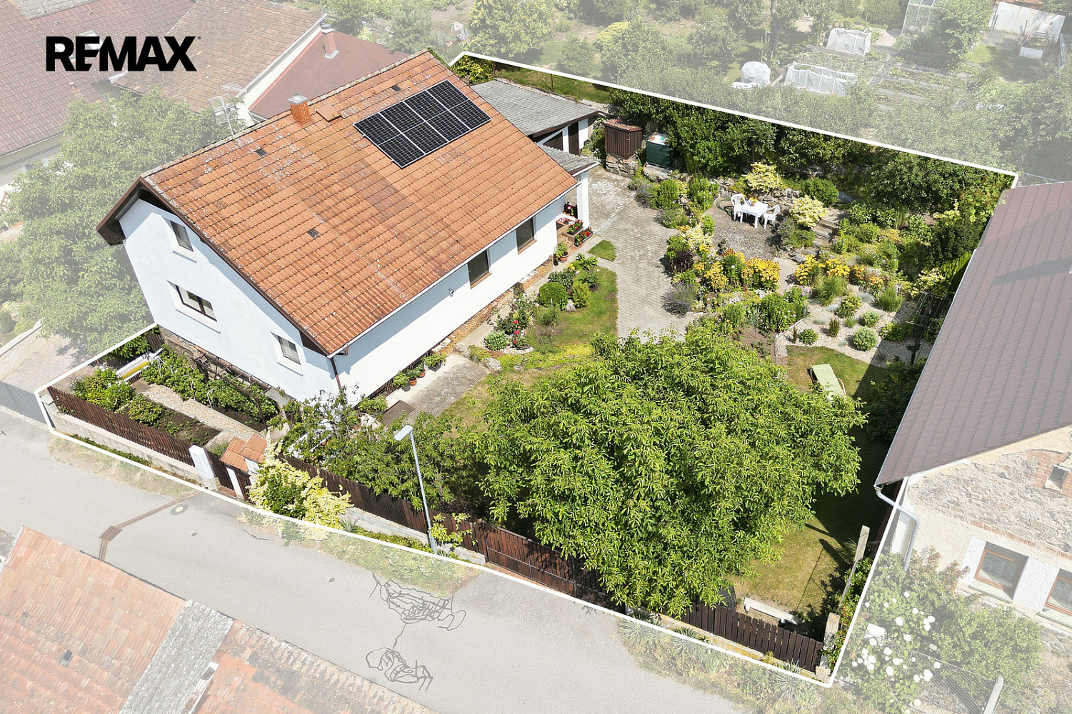 Prodej domu 201 m² s pozemkem 533 m²
