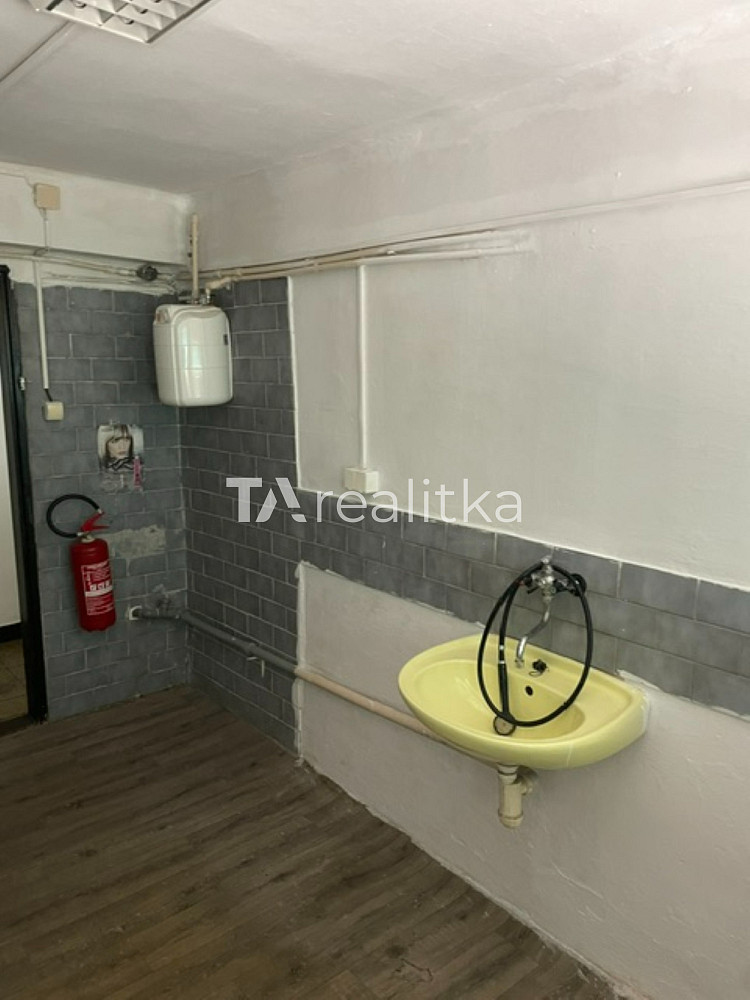 Pronájem obchodních prostor 8 m² — photo 4