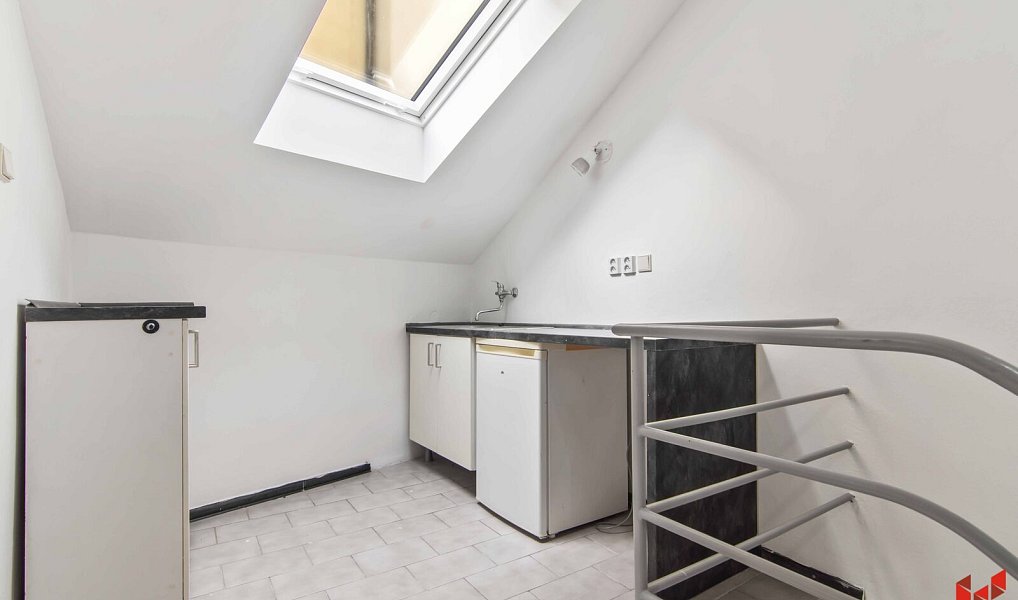 Prodej kanceláře 146 m², Praha – náhled fotky 11