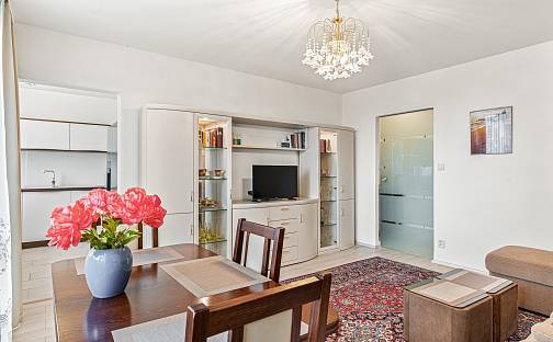 Prodej bytu 4+1 88 m², Renoirova, Praha 5 - Hlubočepy