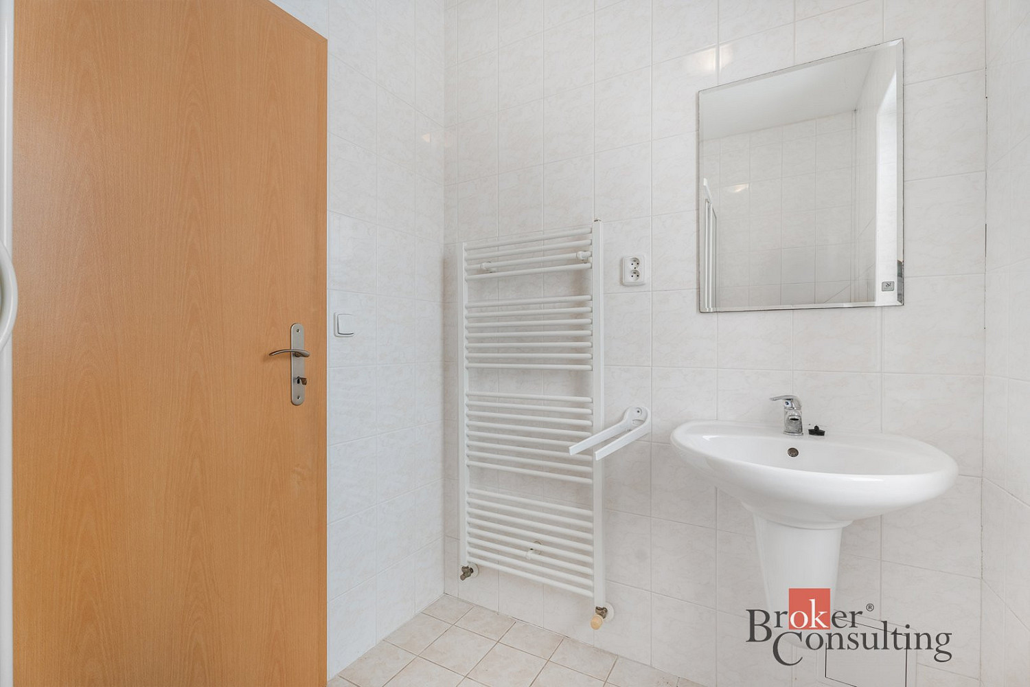 Pronájem bytu 1+kk 18 m² - Widok 3